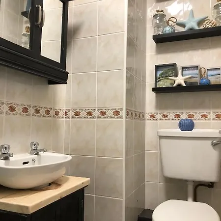 Sandy Cove Sea Views Free Wifi Netflix Luxurious 번드런